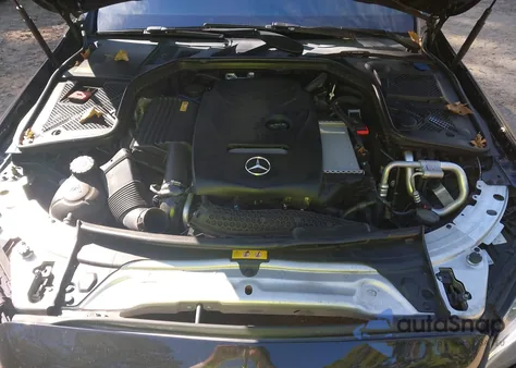 2015 Mercedes-Benz C 300 4Matic из США, поврежденный, VIN 55SWF4KB8FU016681